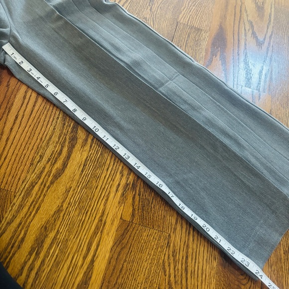 Gray Pleated Wide-Leg Pants 3/4 Coullotte Pants - Picture 7 of 12